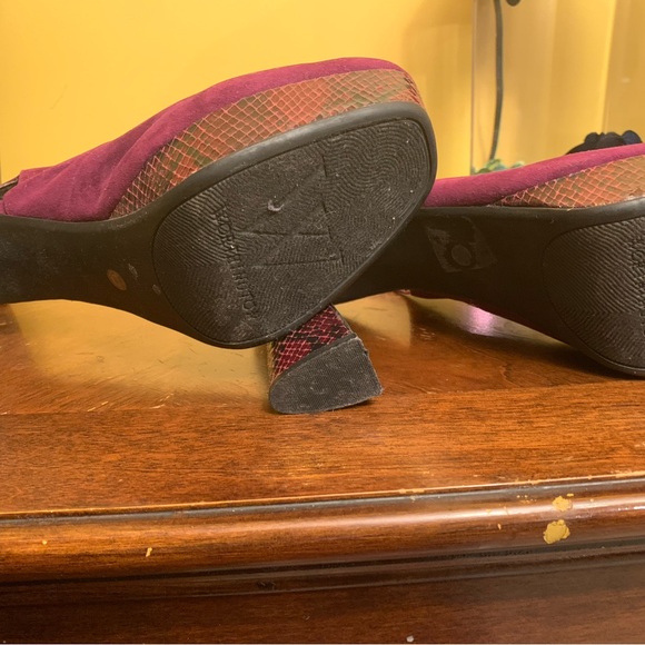 Platform Suede Heel - Picture 2 of 10